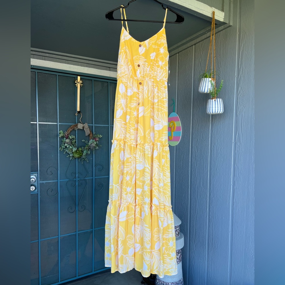 Altar’d state SMALL yellow maxi dress sundress Tropical vacay floral 🤩💛